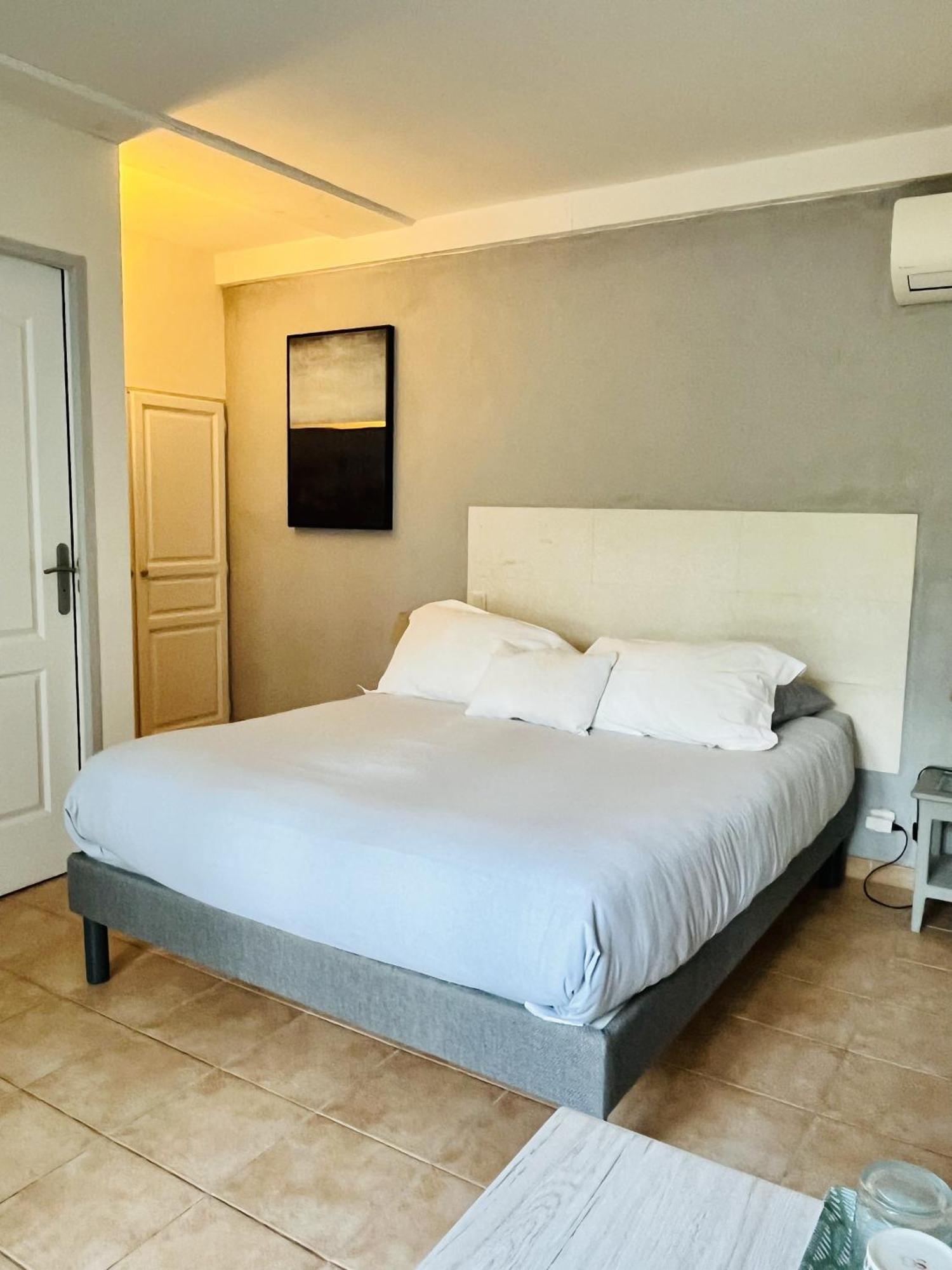 Mas Saint-Ange Bed & Breakfast Люнел Екстериор снимка
