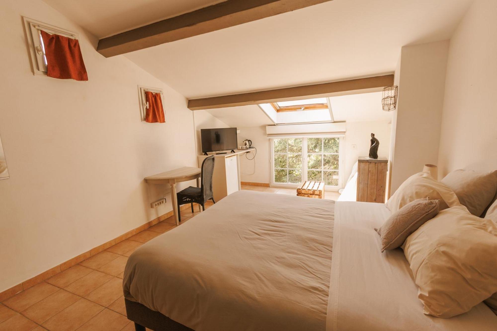 Mas Saint-Ange Bed & Breakfast Люнел Екстериор снимка