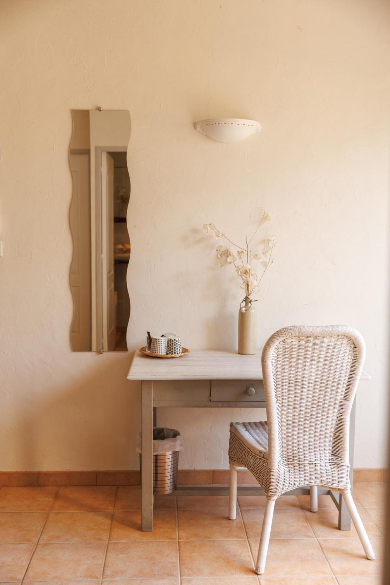 Mas Saint-Ange Bed & Breakfast Люнел Екстериор снимка