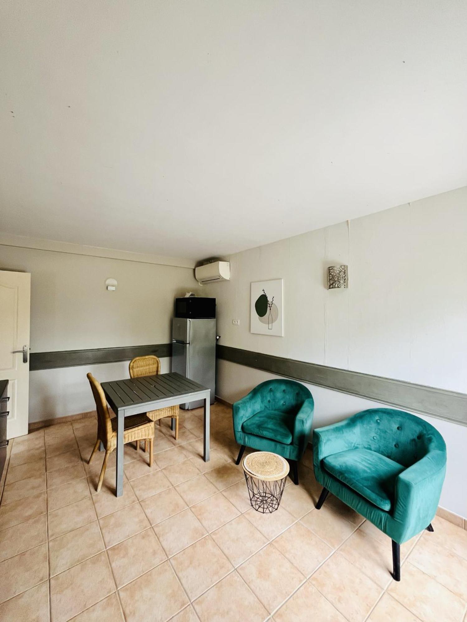 Mas Saint-Ange Bed & Breakfast Люнел Екстериор снимка