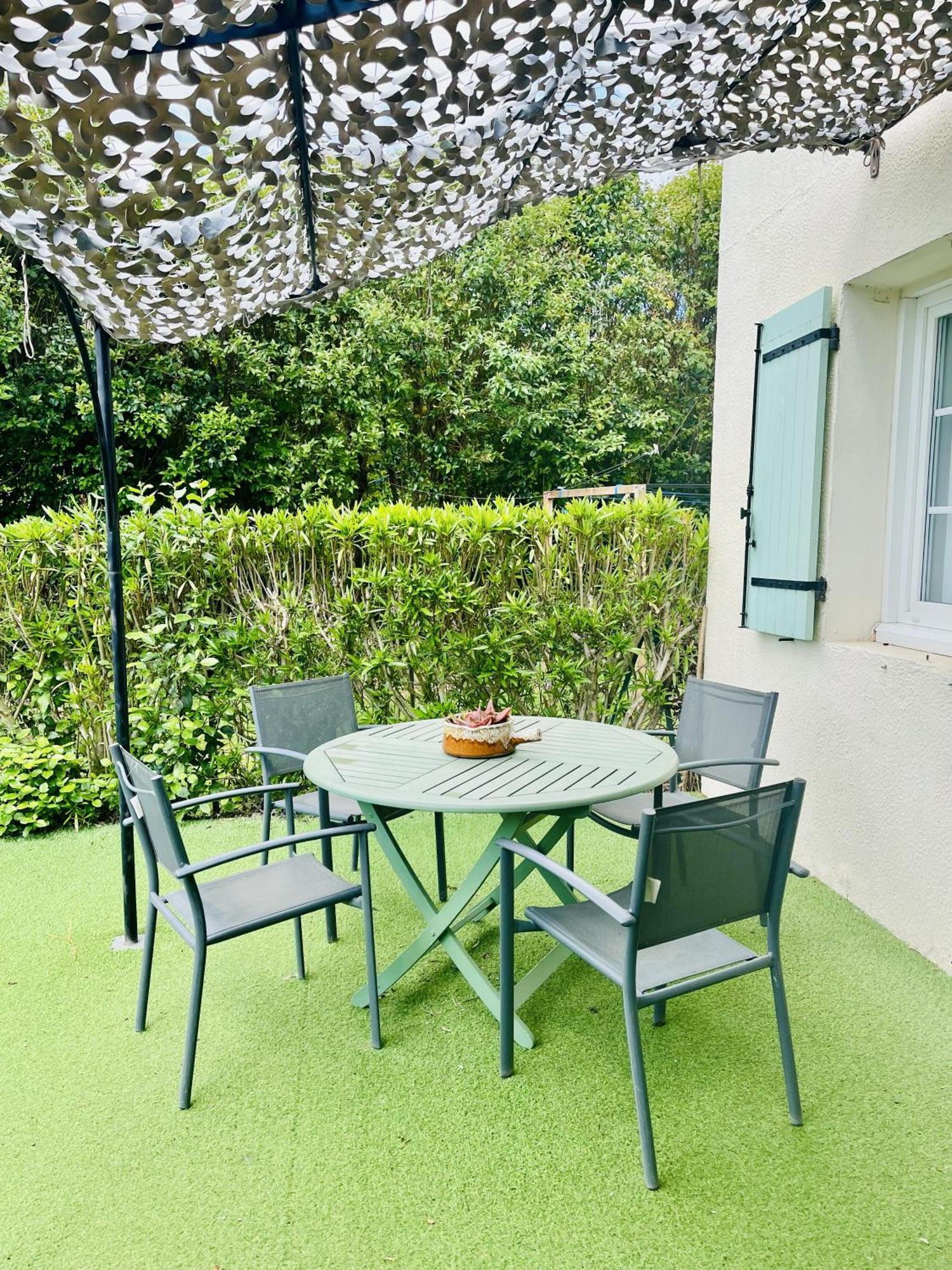 Mas Saint-Ange Bed & Breakfast Люнел Екстериор снимка